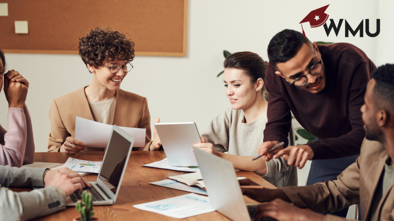 The Importance of Hybrid Events in 2025: Combining Social Media and Real-Life Experiences